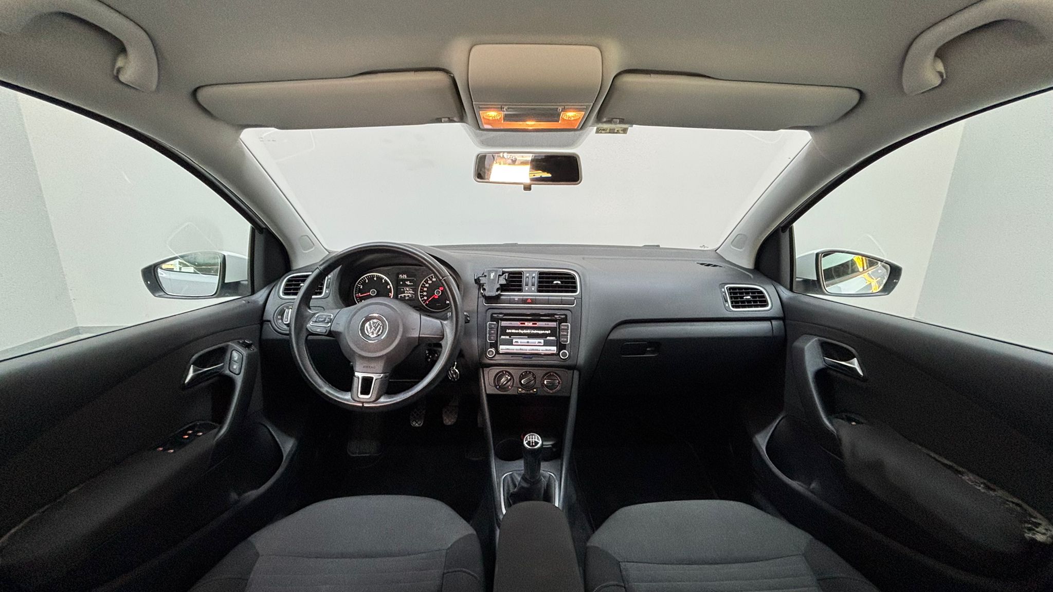 VOLKSWAGEN POLO 12
